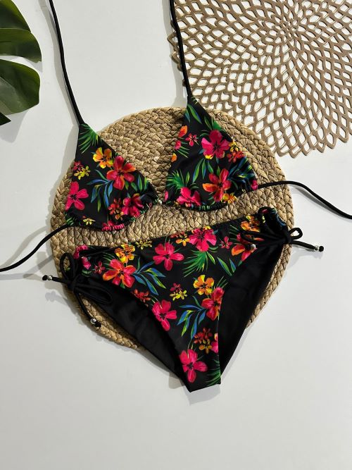 435-Isabella flor roja